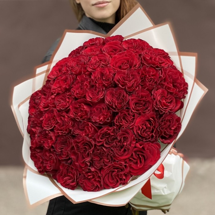 51 красная пионовидная роза Хартс